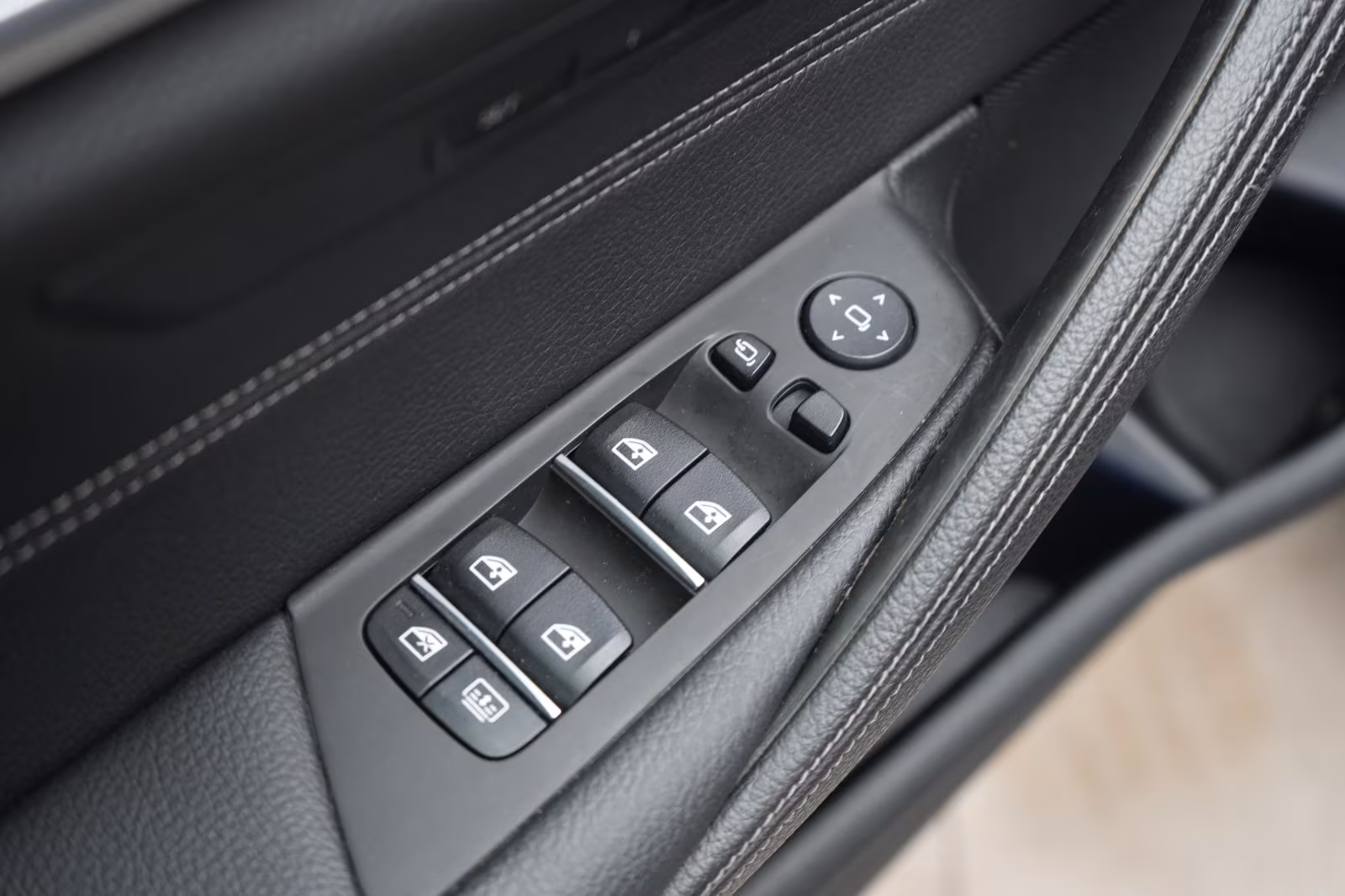 (B-568) BMW 520 i Luxury Line - Image 15
