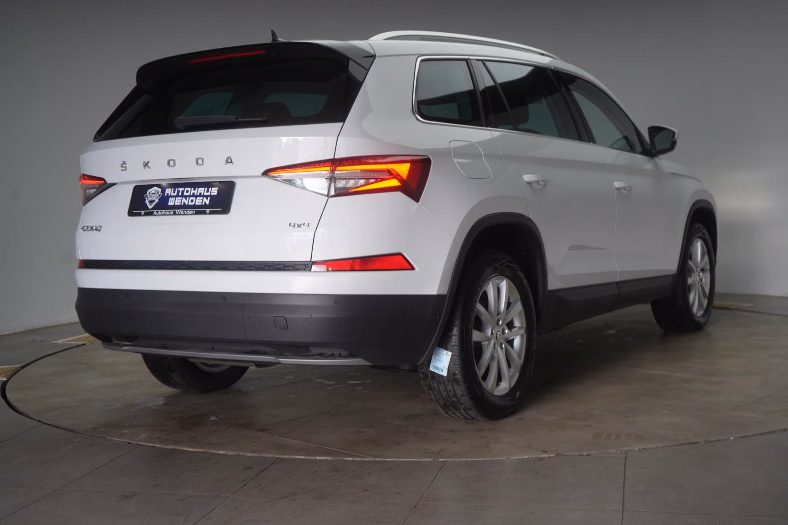 (B-178) Skoda Kodiaq 2.0 TDI 4x4 DSG Style ACC/Virtual/Memory/ - Image 5