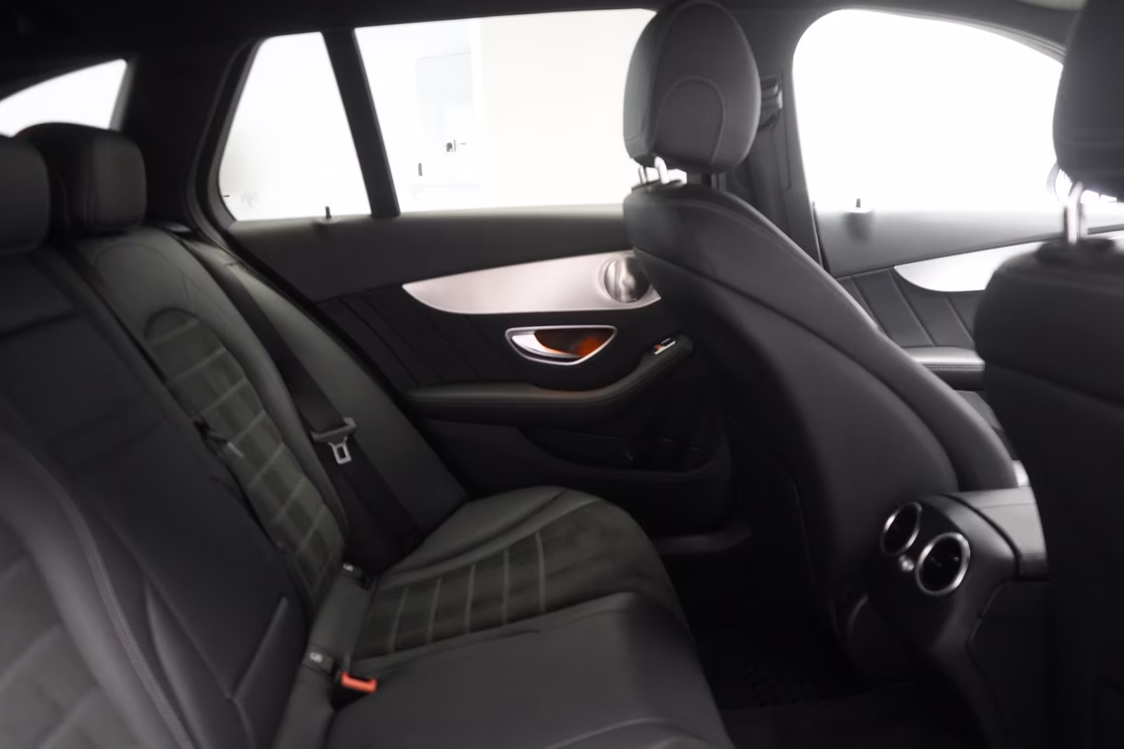 (B-571) Mercedes-Benz(Hybrid) C 300 de T 9G-Tronic AMG Temp/Kamera/Burmes - Image 10