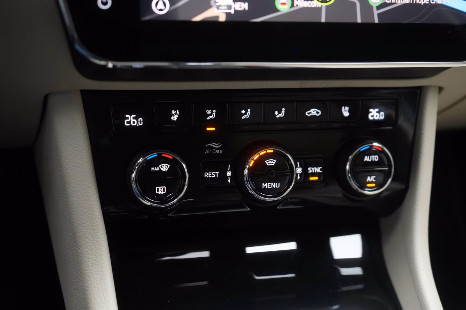 (B-671) Skoda Superb Combi 2.0 TSI - Image 17