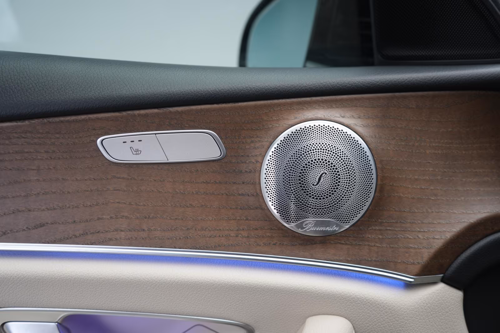 (B-662) Mercedes-Benz(Hybrid) E 300 de T 9G-Tronic Avantgarde Distronic/Kamera - Image 19