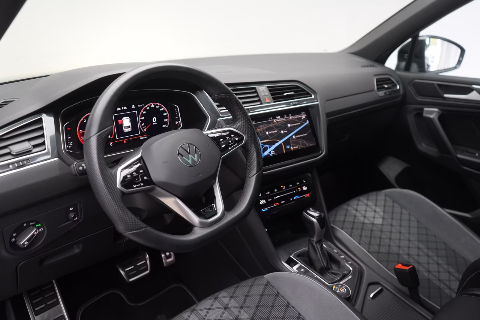 (B-278) Volkswagen Tiguan Allspace 2.0 TDI SCR 4Motion DSG R line A - Image 8