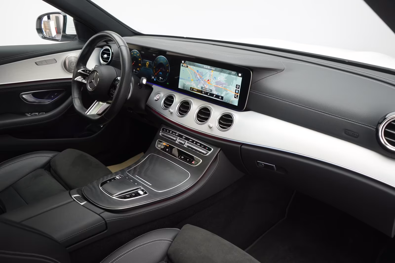(B-240) Mercedes-Benz(Hybrid) E 300 de T 9G-TRONIC AMG Temp/Kamera/Pano/Burmes - Image 10