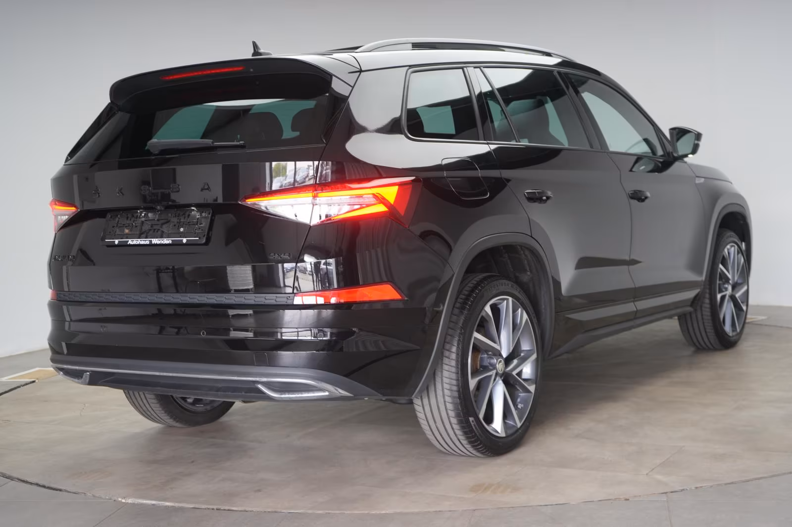 (B-611) Skoda Kodiaq 2.0 TDI Sportline ACC/Kamera/Canton/Pano/ - Image 5