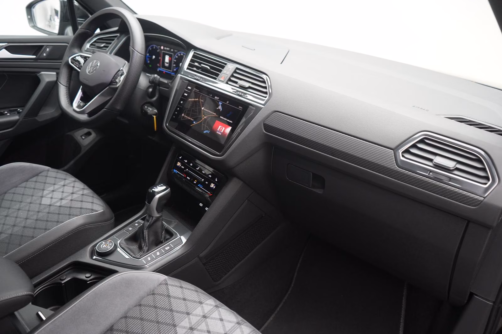 (B-606) Volkswagen Tiguan 2.0 TDI 4MOTION R-Line AHK/ACC/Kamera - Image 10