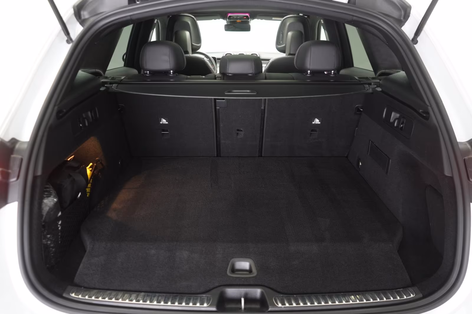 (B-189) Mercedes-Benz(Hybrid) GLC 300 de 4Matic 9G-Tronic Avantgarde Advanc - Image 24