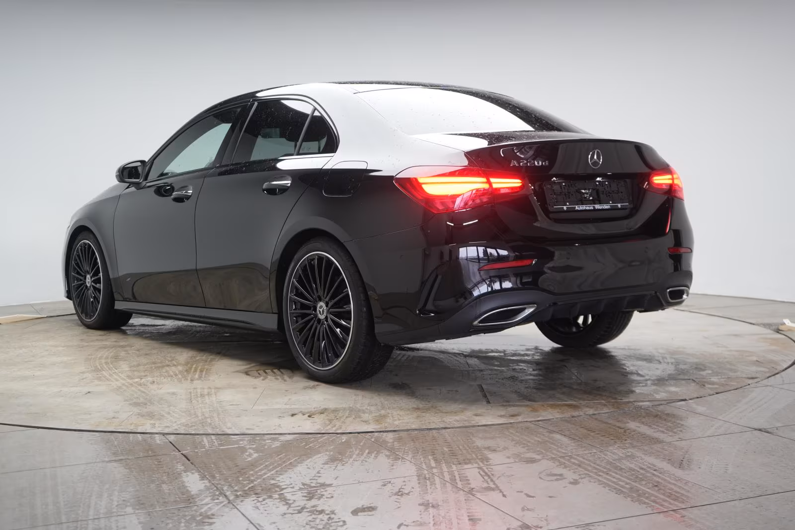 (B-727) Mercedes-Benz A 220 d 8G-DCT AMG Temp/Kamera/HUD/Lane/ - Image 4