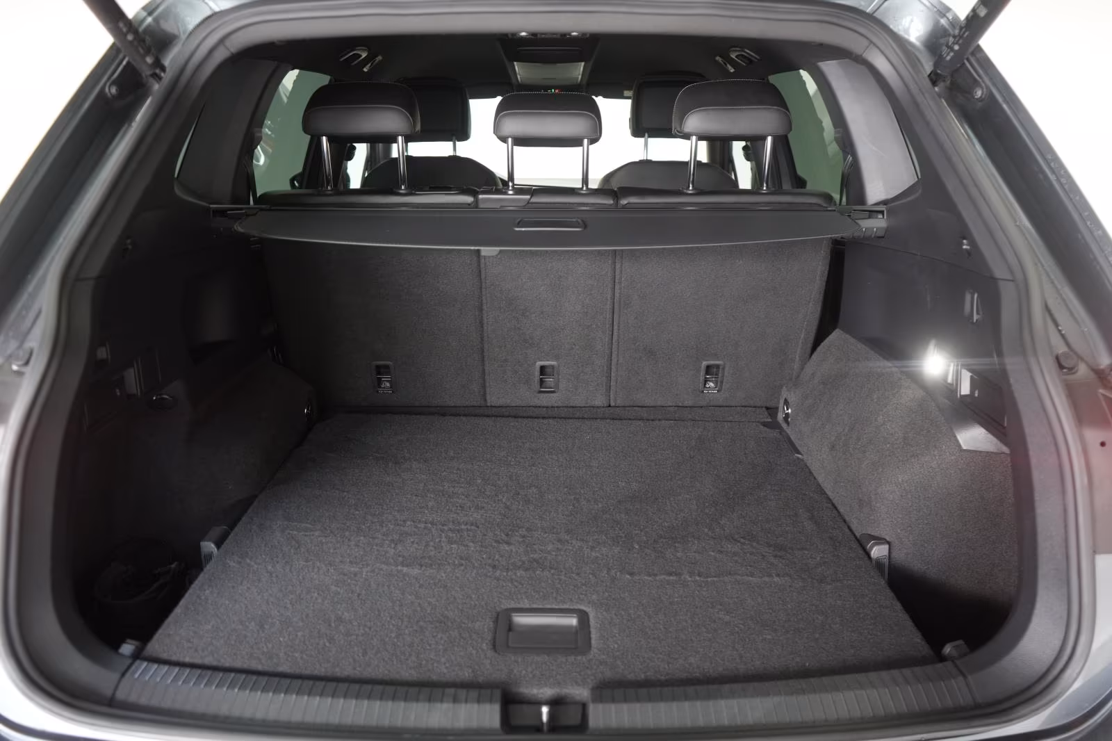 (B-651) Volkswagen Tiguan Allspace 2.0 TDI 4Motion DSG R line Navi/ - Image 22