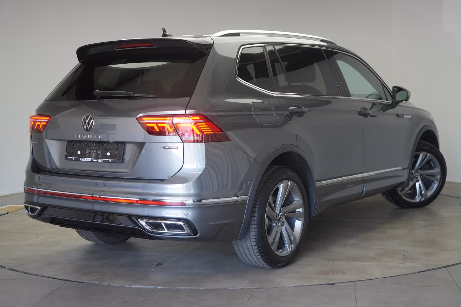 (B-743) Volkswagen Tiguan Allspace 2.0 TDI 4Motion DSG R-Line Leder - Image 4