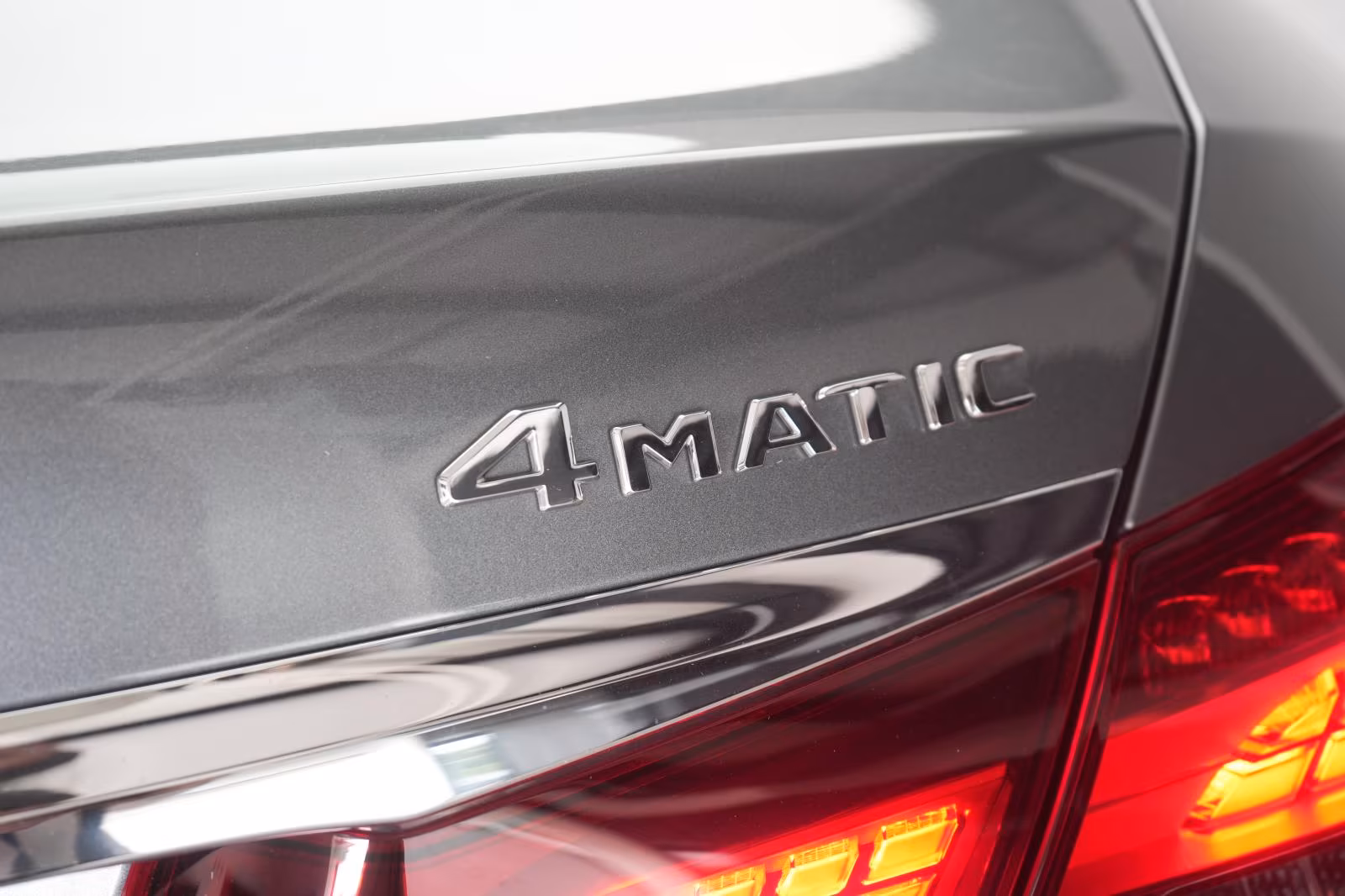(B-575) Mercedes-Benz(Hybrid) E 300 de 4Matic 9G-Tronic AMG Distronic/Kamera/P - Image 24