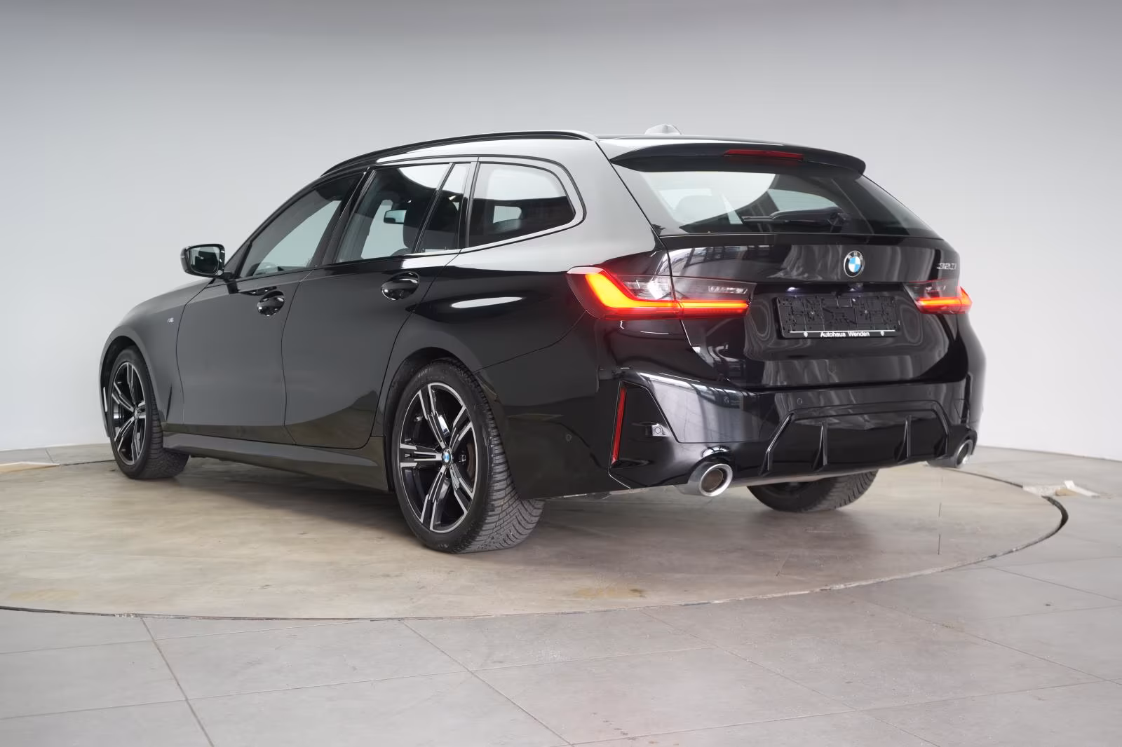 (B-206) BMW 320 i Touring M Sport ACC/Kamera/Wide/LED - Image 4