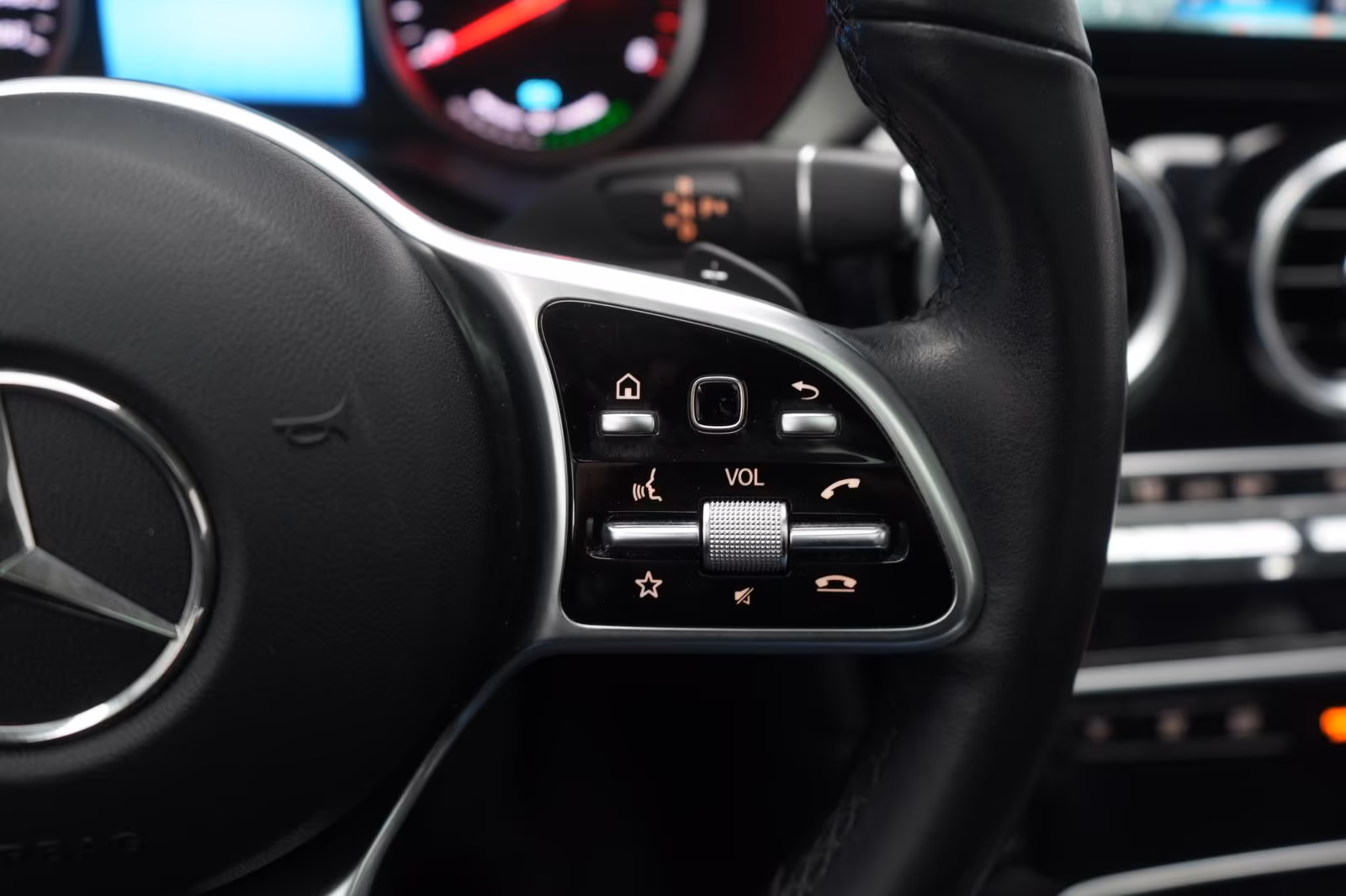 (B-216) Mercedes-Benz(Hybrid) GLC 300 de 4Matic 9G-Tronic Leder/Temp/Kamer - Image 15