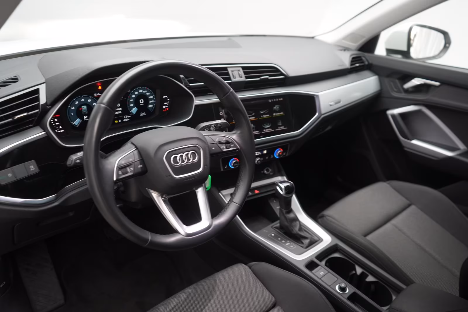 (B-461) Audi Q3 35 TFSI S tronic advanced CarPlay/Temp/Virtua - Image 7