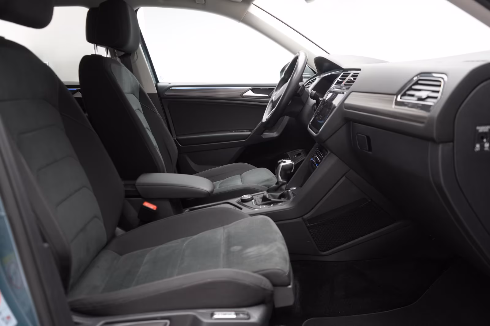 (B-623) Volkswagen Tiguan Allspace 2.0 TDI 4Motion DSG Elegance AHK - Image 9