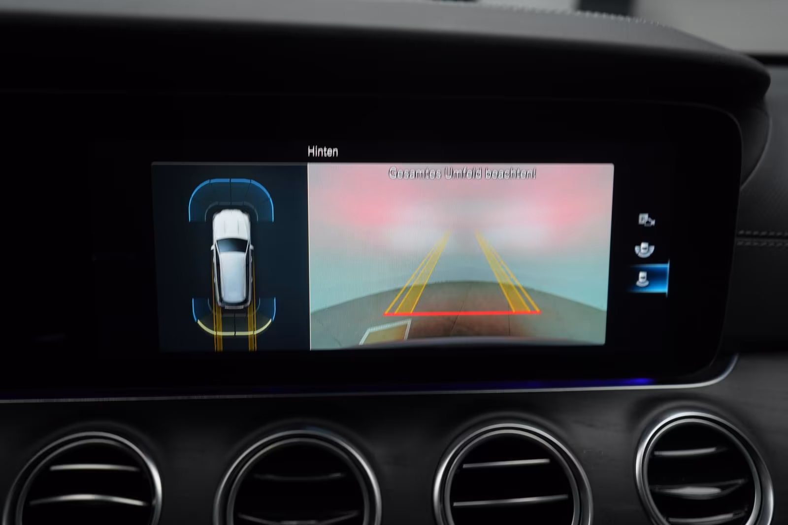 (B-483) Mercedes-Benz(Hybrid) E 300 e T 9G-Tronic AMG Distronic/Kamera/Lane/ - Image 13