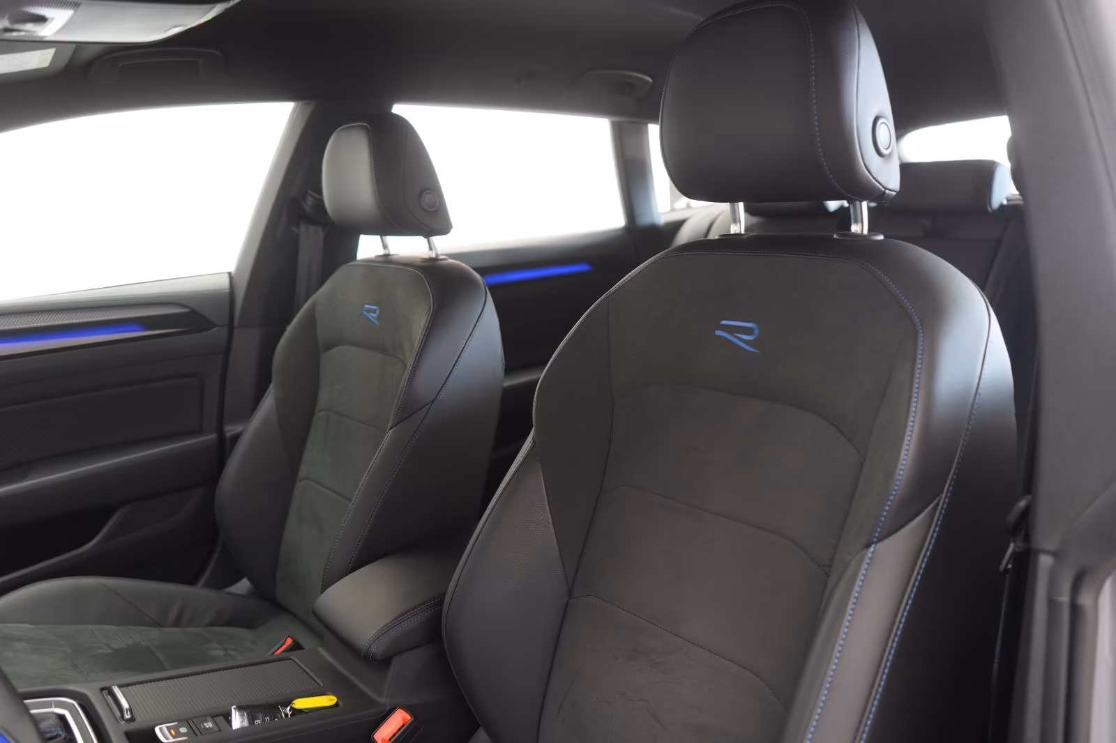 (B-556) Volkswagen Arteon Shooting Brake 2.0 TSI 4Motion DSG R ACC/ - Image 7