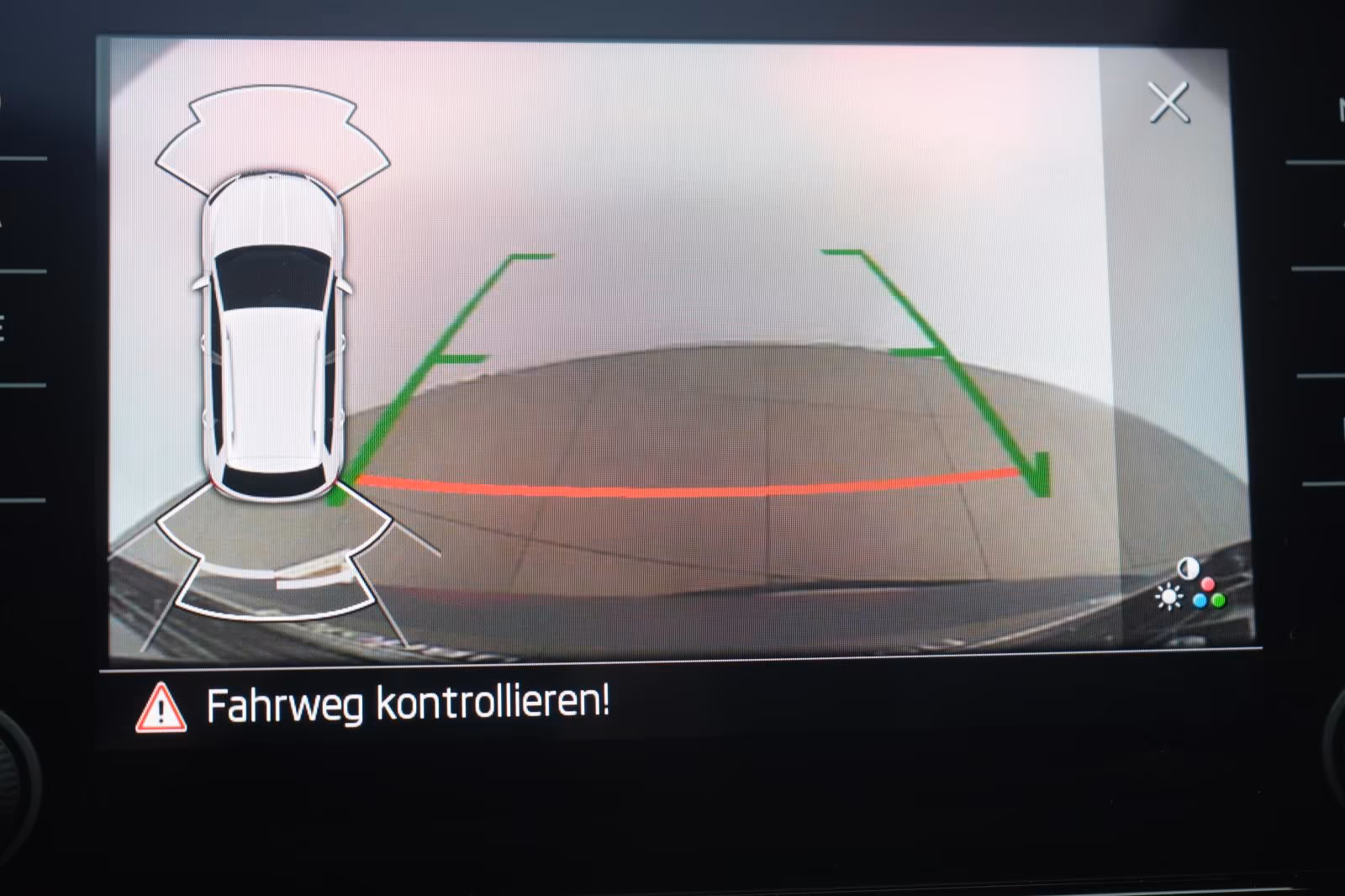 (B-614) Skoda Karoq 2.0 TDI Sportline ACC/Virtual/Pano/Kamera/ - Image 16