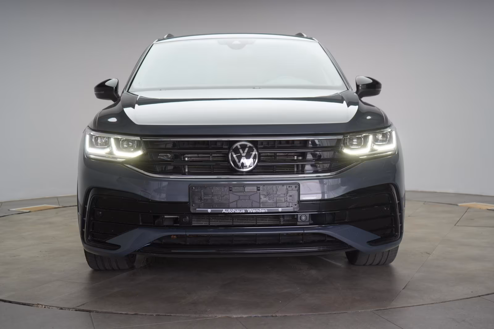 (B-312) Volkswagen Tiguan 2.0 TDI 4Motion DSG R-Line ACC/Kamera/AHK - Image 2