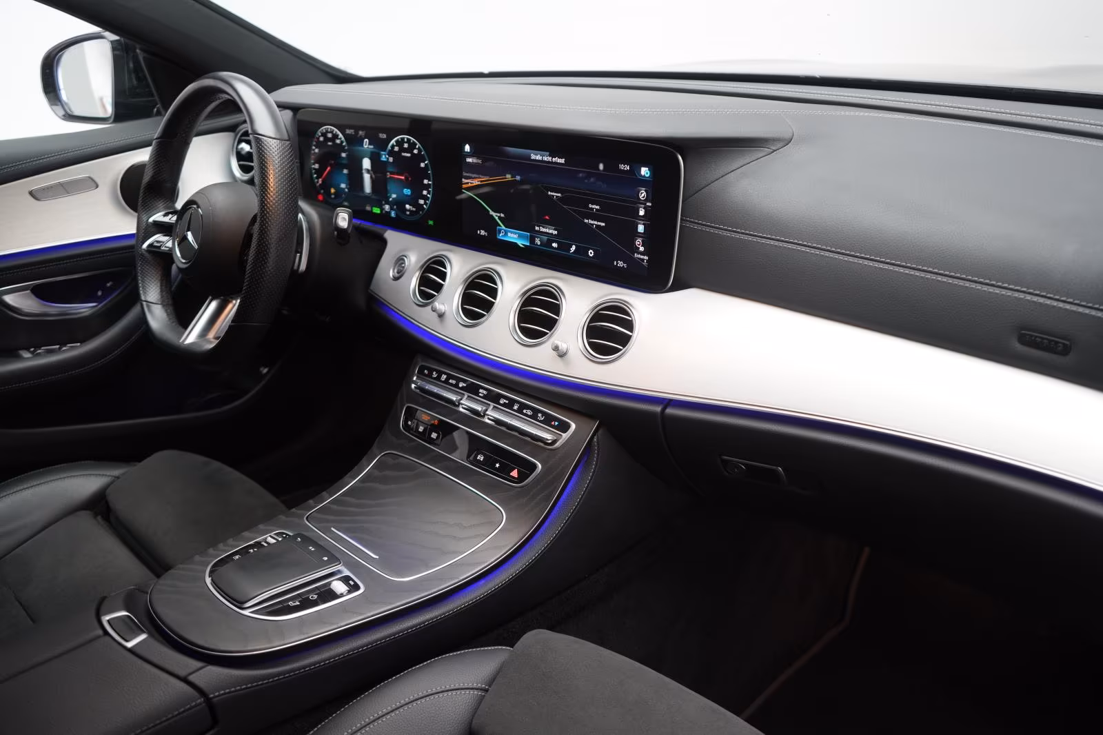 (B-252) Mercedes-Benz(Hybrid) E 300 de T 9G-Tronic AMG Distronic/Kamera/HUD/La - Image 10