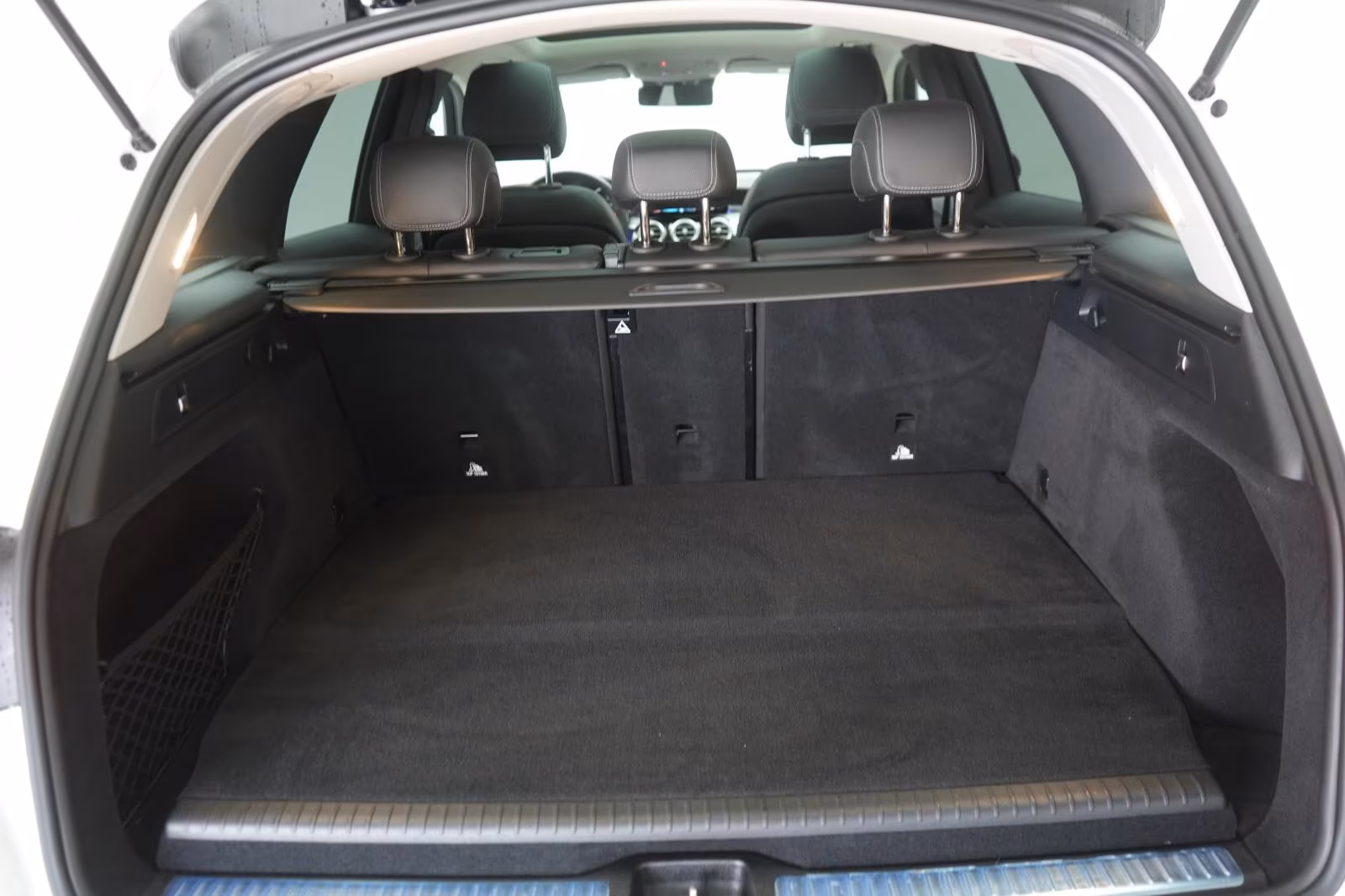 (B-233) Mercedes-Benz(Hybrid) GLC 300 e 4Matic 9G-Tronic Temp/Kamera/Pano/ - Image 28