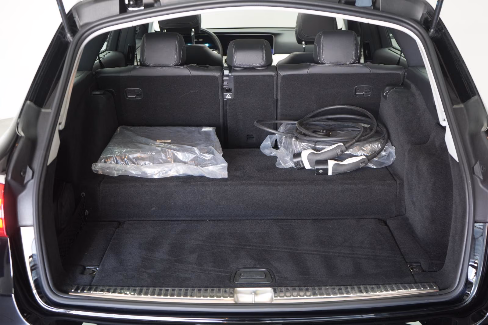(B-039) Mercedes-Benz(Hybrid) E 300 de 4Matic T Avantgarde Leder/Distronic/Kam - Image 30