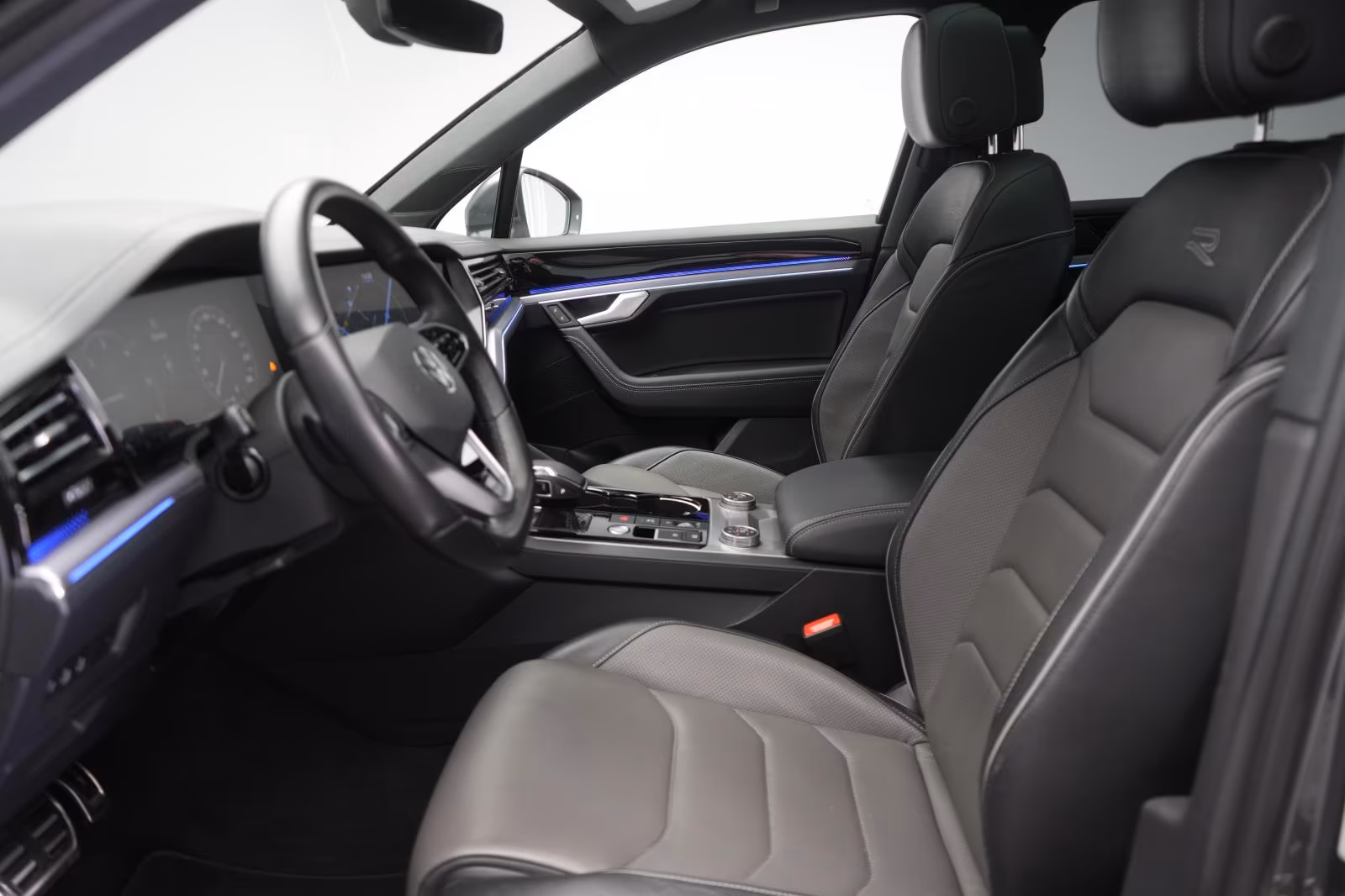 (B-411) Volkswagen Touareg 3.0 V6 TDI 4Motion R-Line Leder/ACC/Kame - Image 6