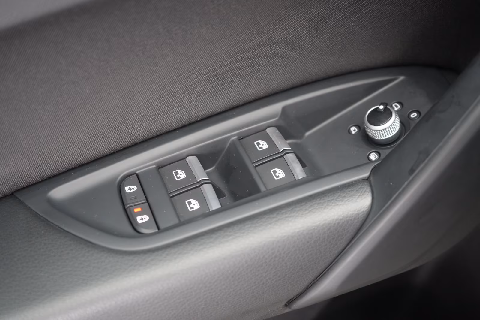 (B-498) Audi Q5 40 TDI quattro S tronic CarPlay/Temp/Virtual/ - Image 15