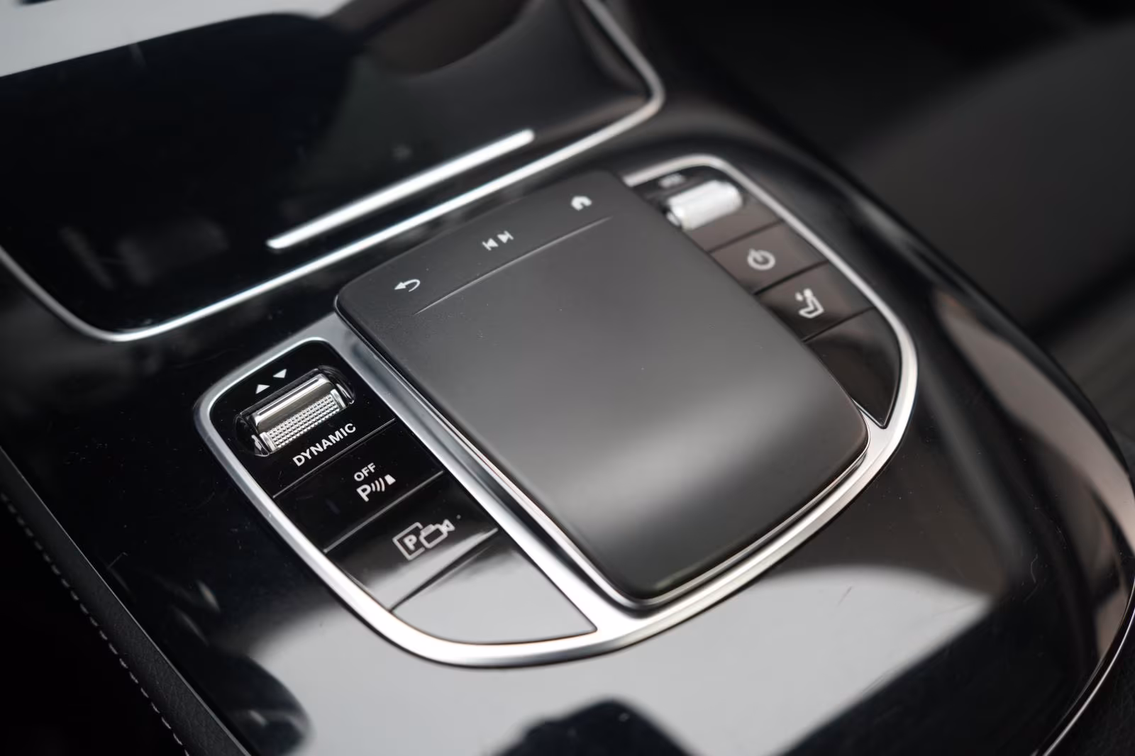 (B-201) Mercedes-Benz(Hybrid) E 300 de 4Matic T 9G-Tronic Temp/Kamera/Pano - Image 14