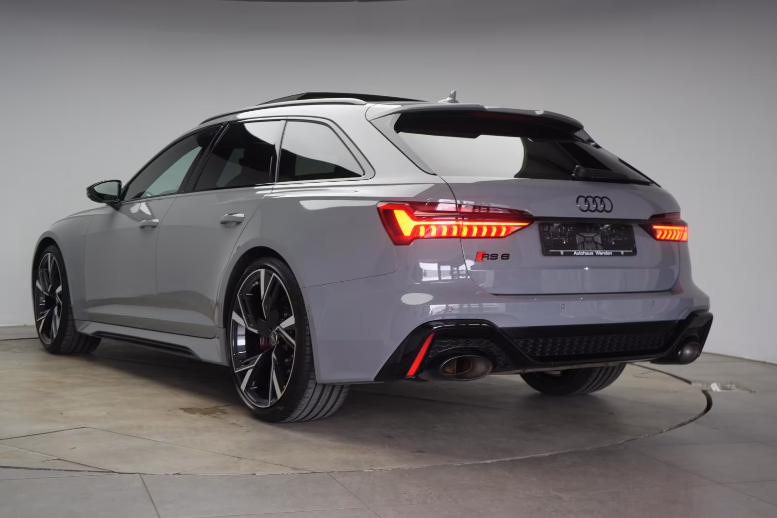 (B-471) Audi RS6 4.0 TFSI quattro Leder/Keramik/ACC/HUD/Pano/ - Image 4
