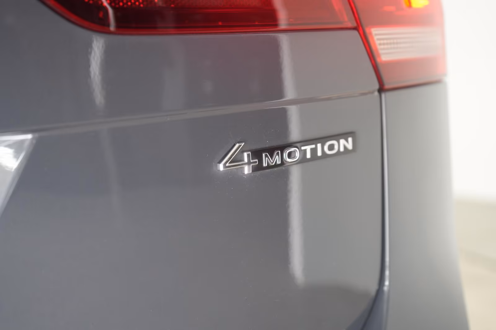 (B-133) Volkswagen Tiguan 2.0 TDI 4Motion DSG Navi/ACC/AHK - Image 18