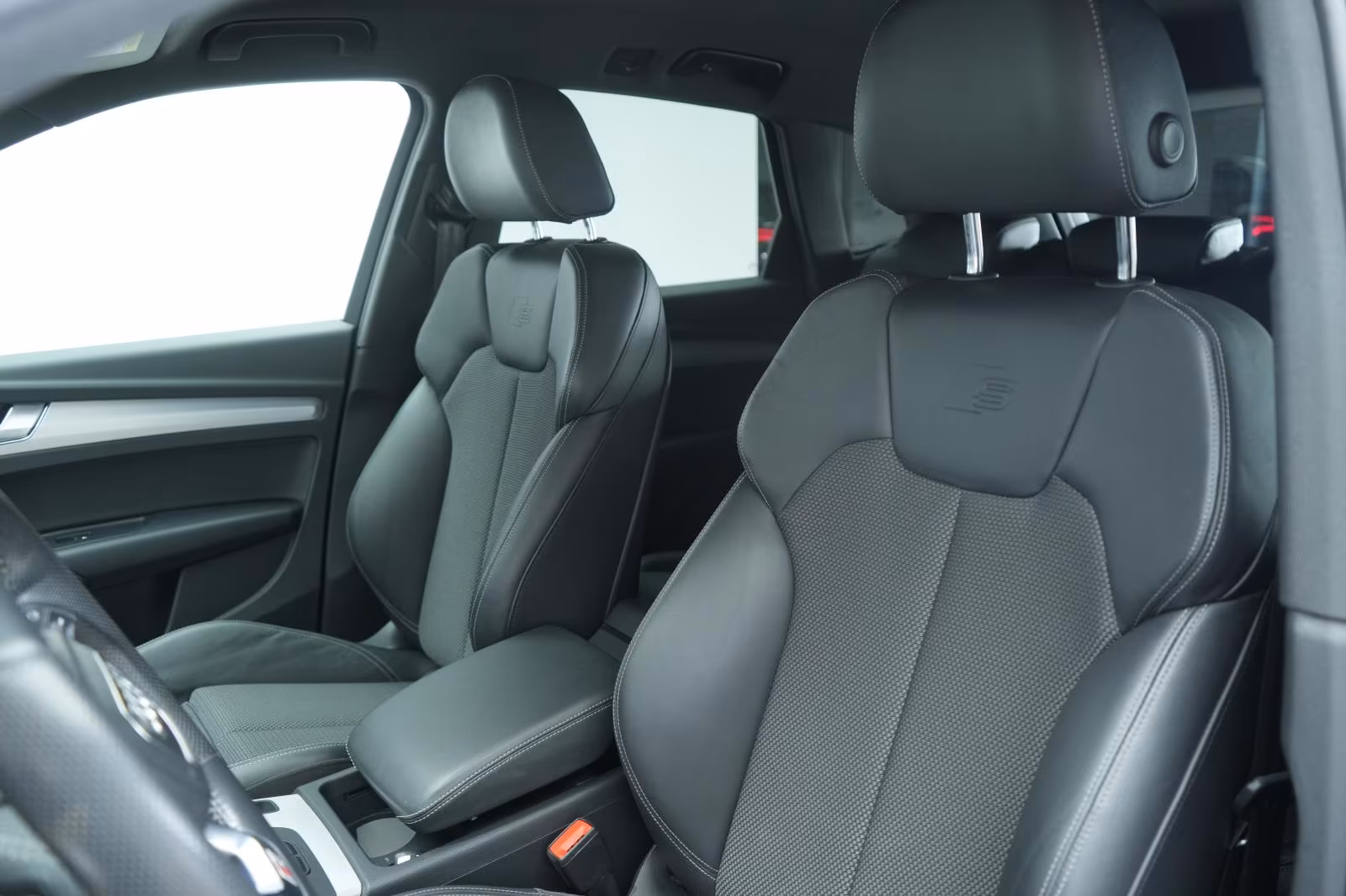 (B-123) Audi Q5 40 TDI quattro S-Line Temp/Kamera/AHK/Massage - Image 5
