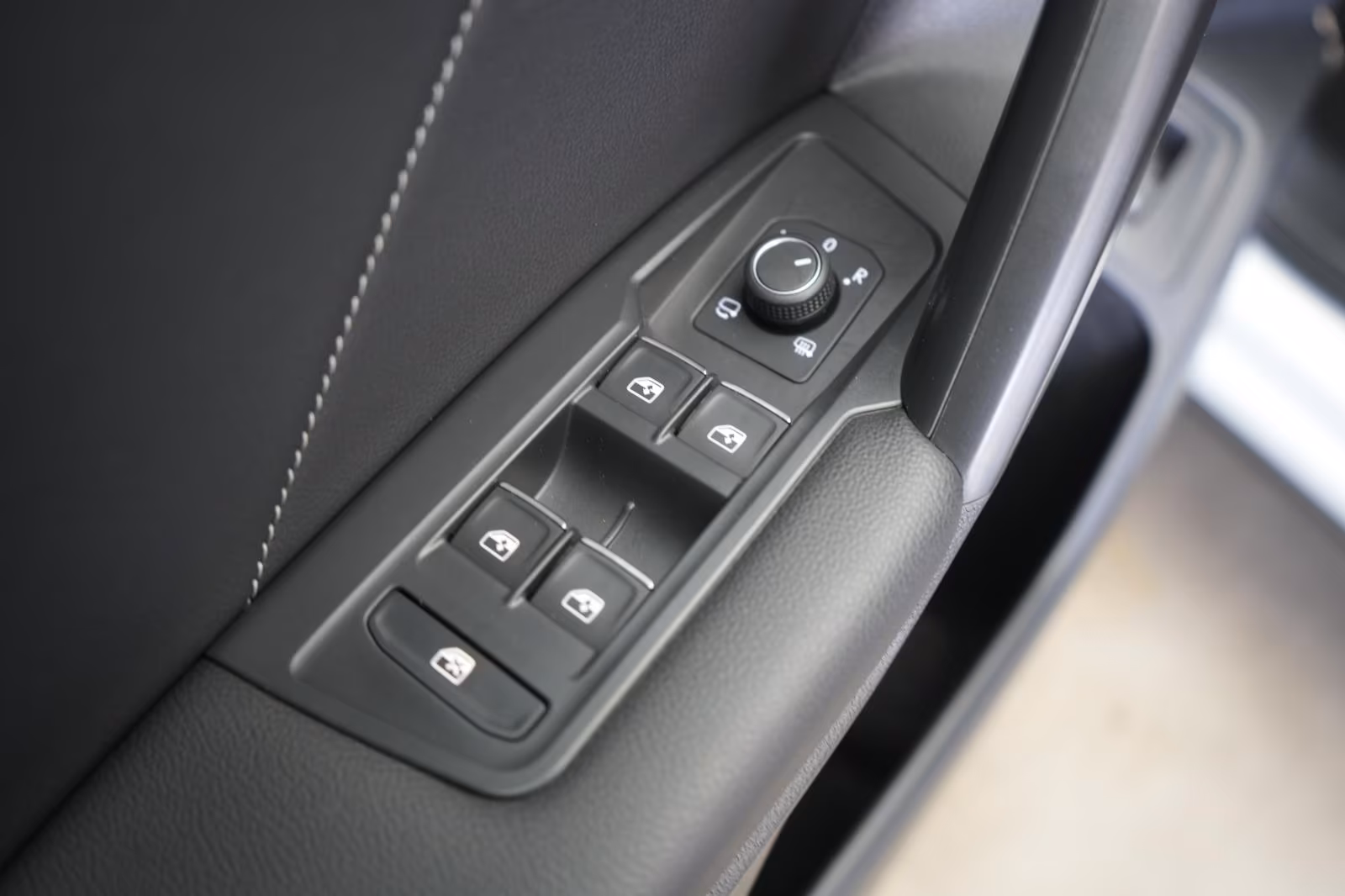 (B-063) Volkswagen Tiguan Allspace 2.0 TDI 4Motion DSG R-Line ACC/V - Image 15