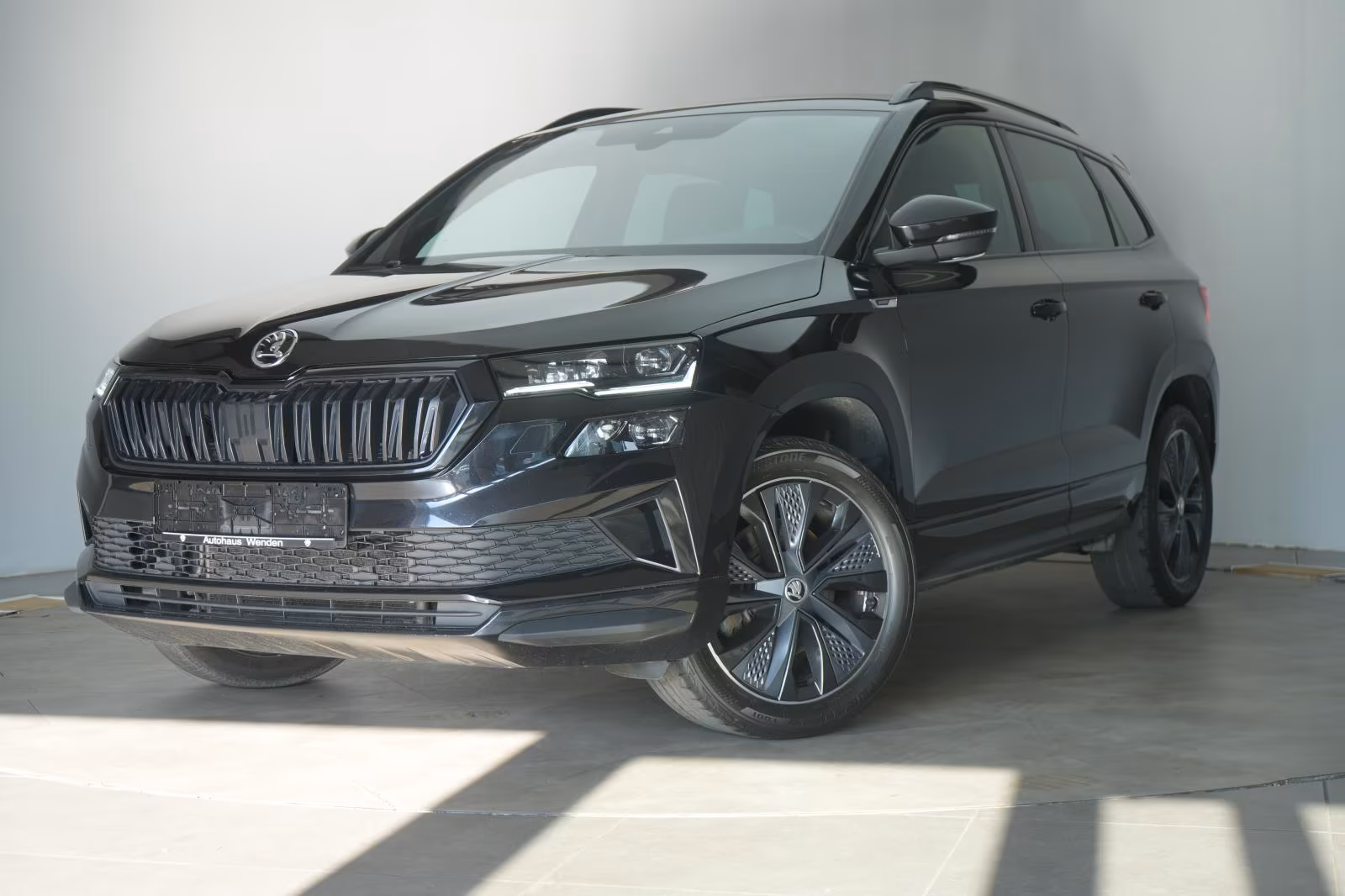 (B-757) Skoda Karoq 2.0 TDI 4x4 DSG Sportline AHK/Matrix/Virtu - Image 3