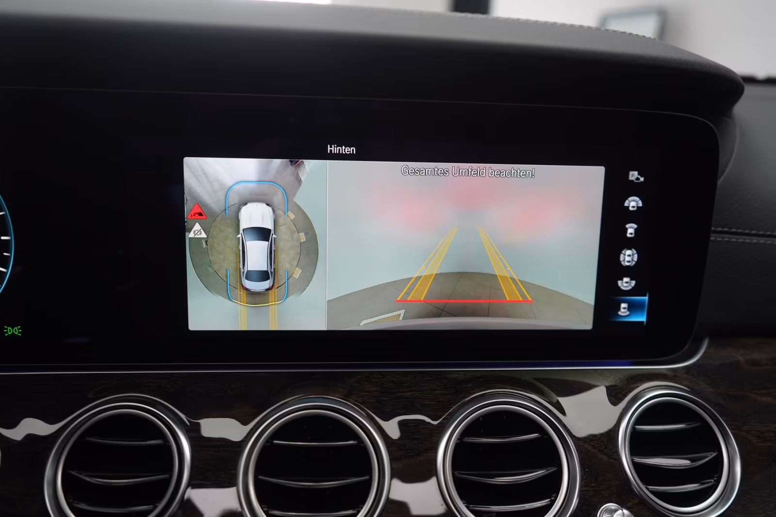 (B-093) Mercedes-Benz(Hybrid) E 300 e 9G-Tronic AMG Line - Image 19