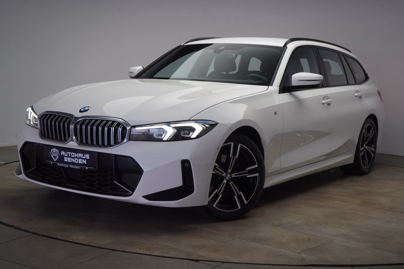 (B-409) BMW 320 i Touring M Sport ACC/Kamera/AHK/Lane/CarPla - Image 3