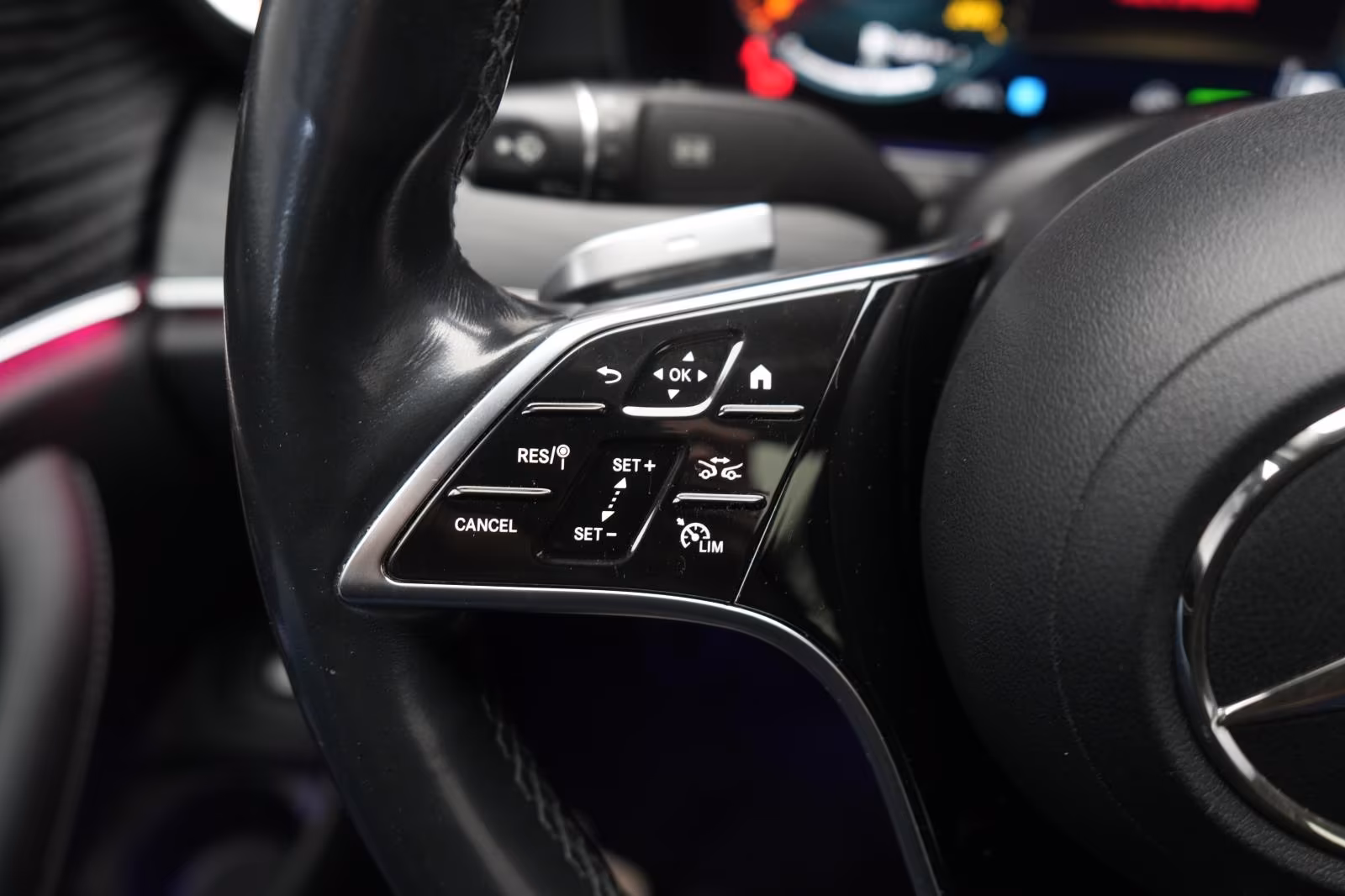 (B-099) Mercedes-Benz(Hybrid) E 300 de 9G-Tronic Avantgarde Distronic/Kamera - Image 15