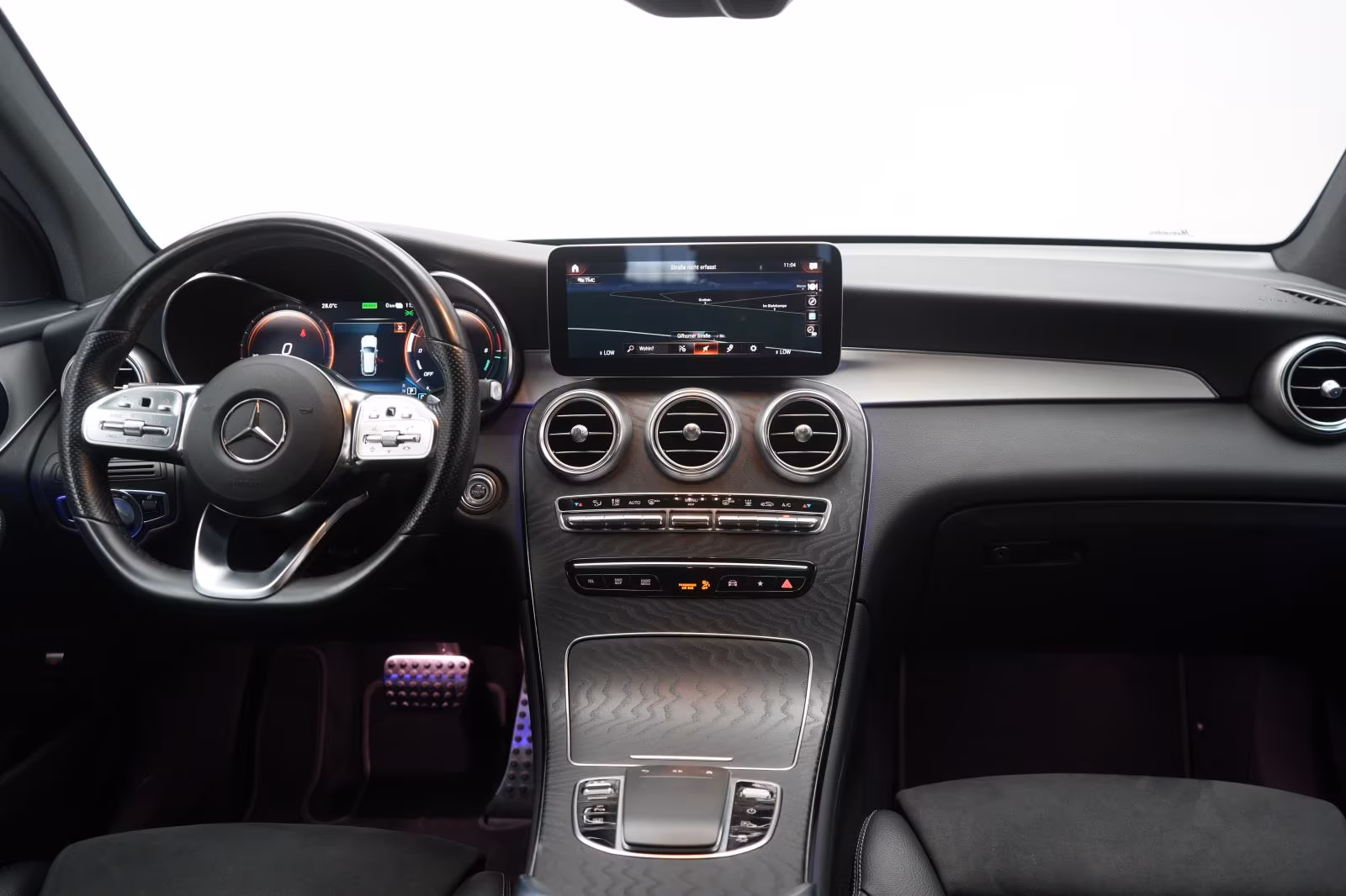 (B-304) Mercedes-Benz(Hybrid) GLC 300 de 4Matic 9G-Tronic AMG Temp/Kamer - Image 17