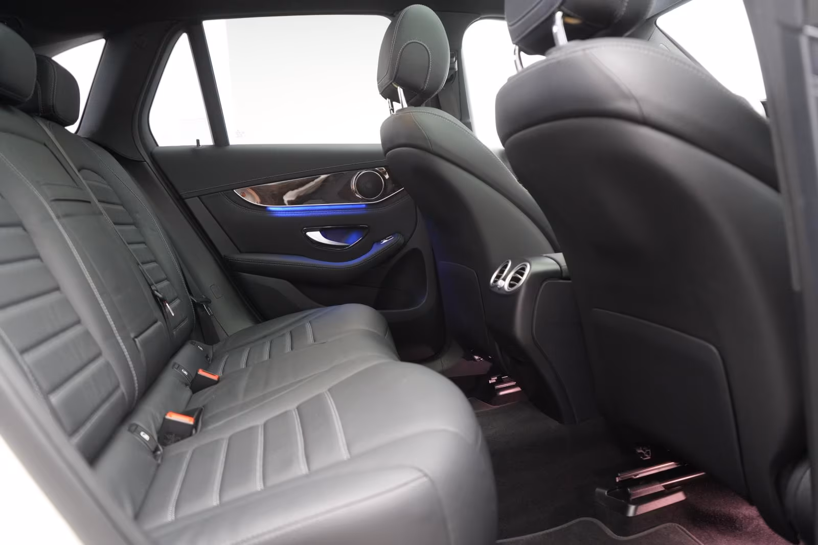 (B-396) Mercedes-Benz(Hybrid) GLC 300 e 4Matic 9G-Tronic Pano/Leder/360 Kamera - Image 11