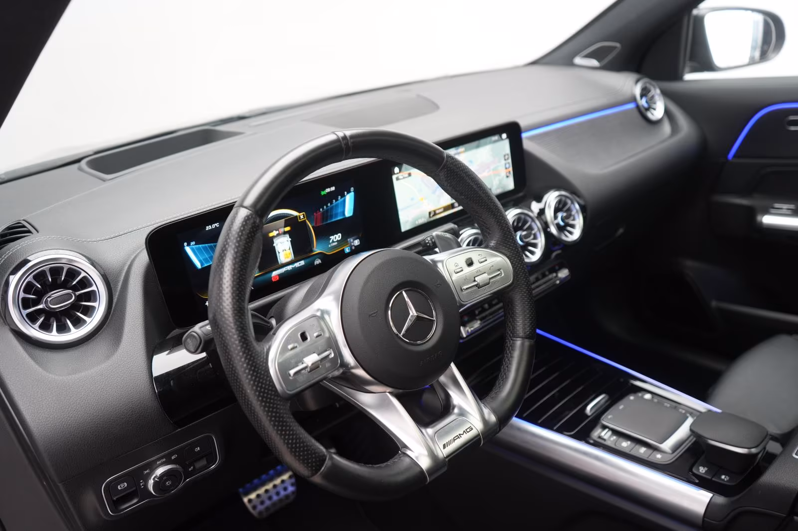 (B-086) Mercedes-Benz GLA 35 AMG 4Matic Pano/STHZ/HUD/360Kamera - Image 8
