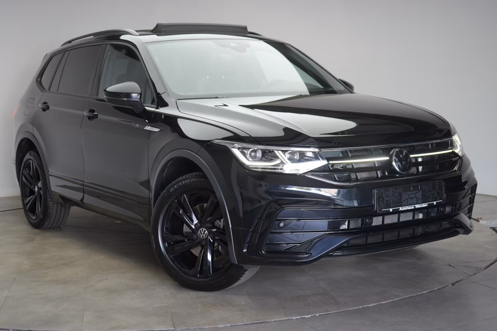 (B-538) Volkswagen Tiguan Allspace 2.0 TDI 4Motion DSG R-Line Leder - Image 1