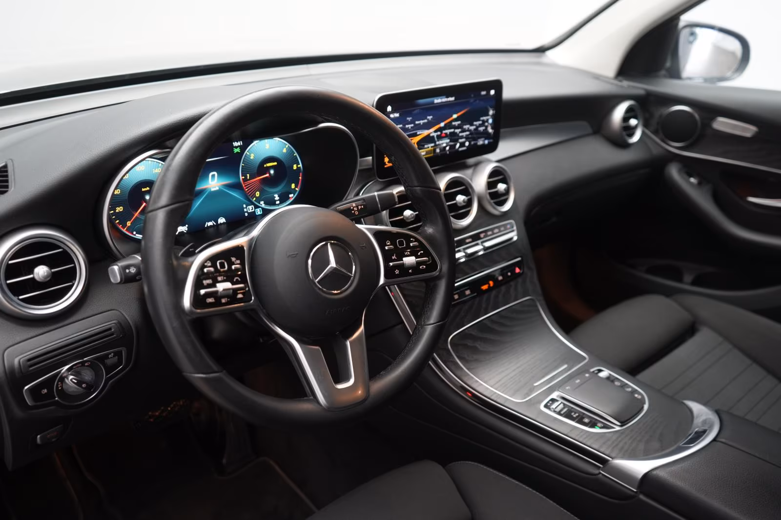 (B-675 ) Mercedes-Benz GLC 220 d 4Matic 9G-Tronic Distronic/Kamera/Virt - Image 7