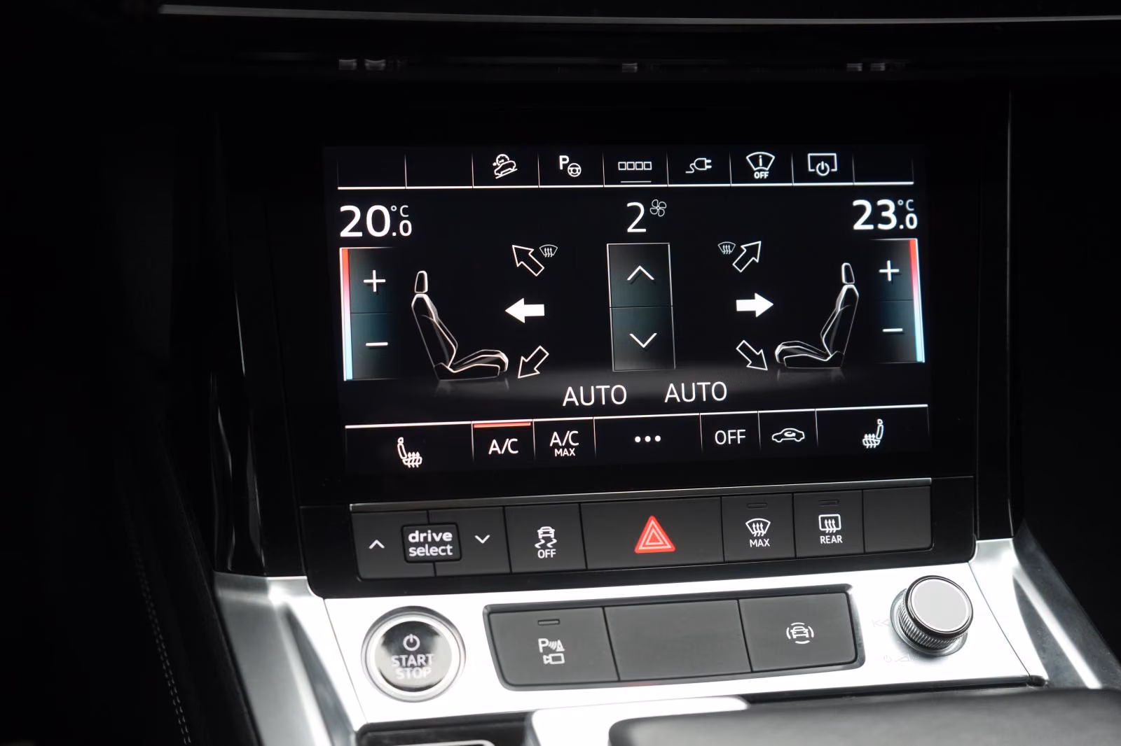 (B-653) Audi Q8 e-tron Sportback 55 quattro advanced - Image 14