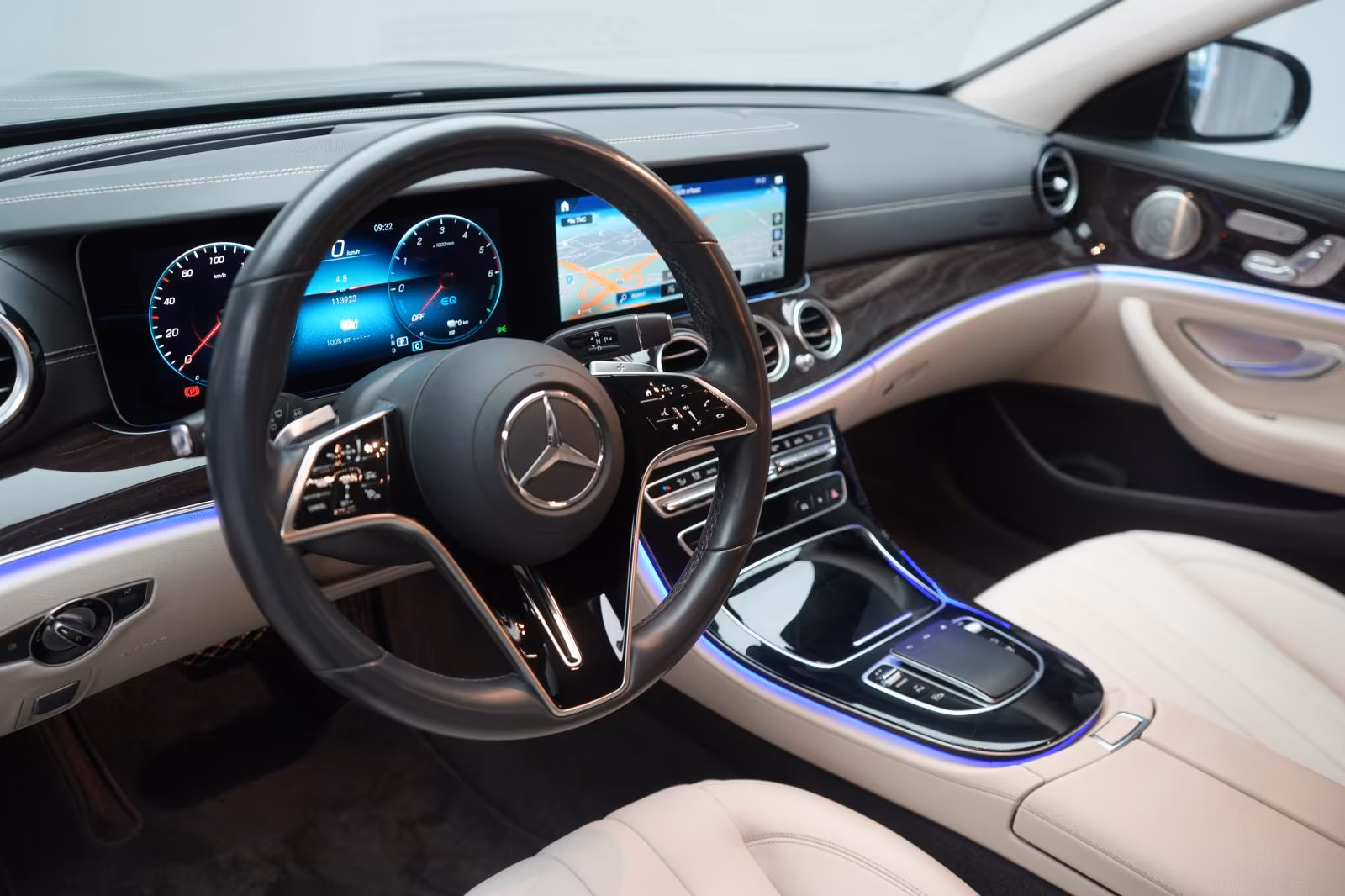 (B-349) Mercedes-Benz(Hybrid) E 300 de T 9G-Tronic AMG Leder/Distronic/Kamer - Image 8