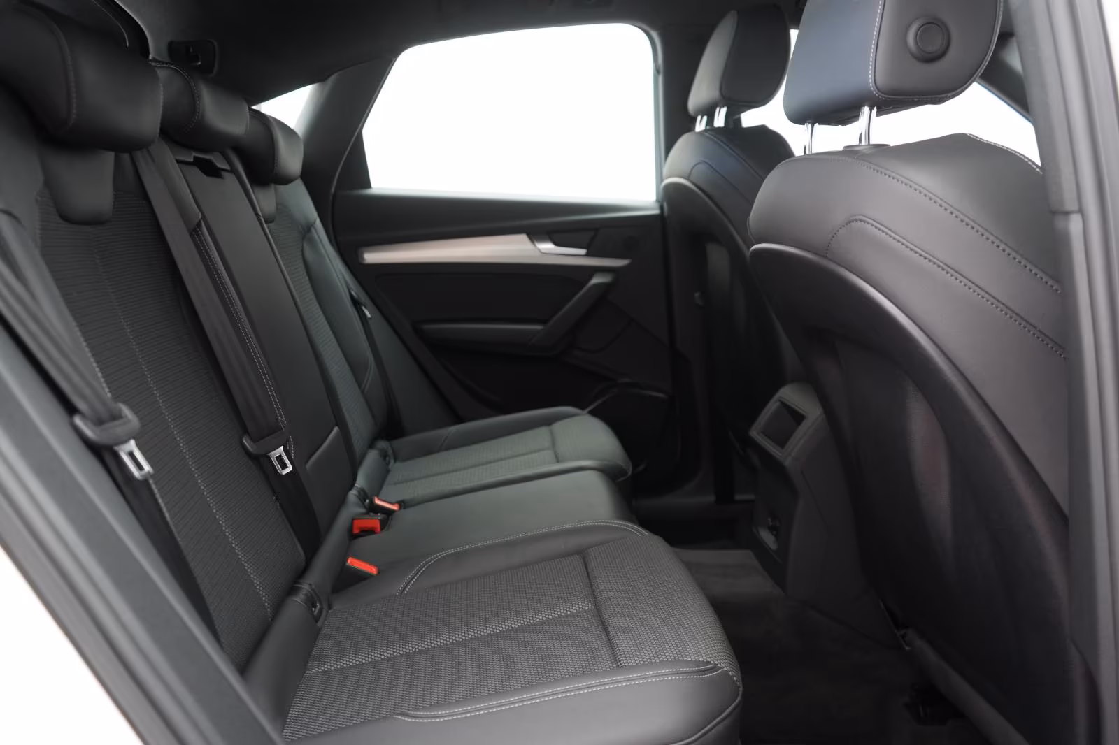 (B-249) Audi Q5 35 TDI Sportback S tronic S line Temp/Shzg/LE - Image 9