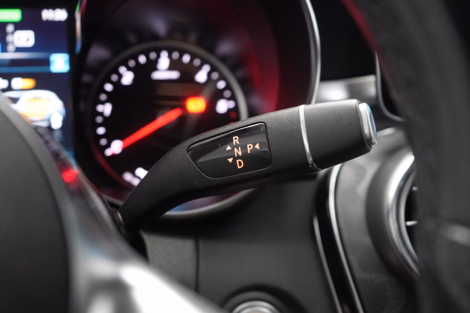 (B-084) Mercedes-Benz(Hybrid) GLC 300 de 4Matic 9G-Tronic AMG Line CarPlay/ - Image 18