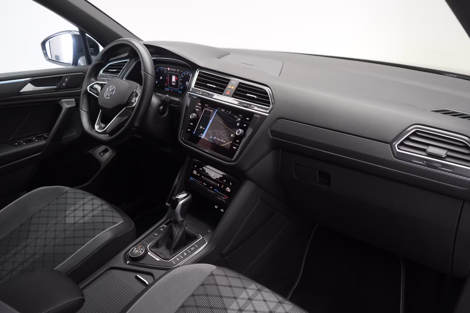 (B-347) Volkswagen Tiguan Allspace 2.0 TDI 4Motion DSG R-Line ACC/K - Image 10