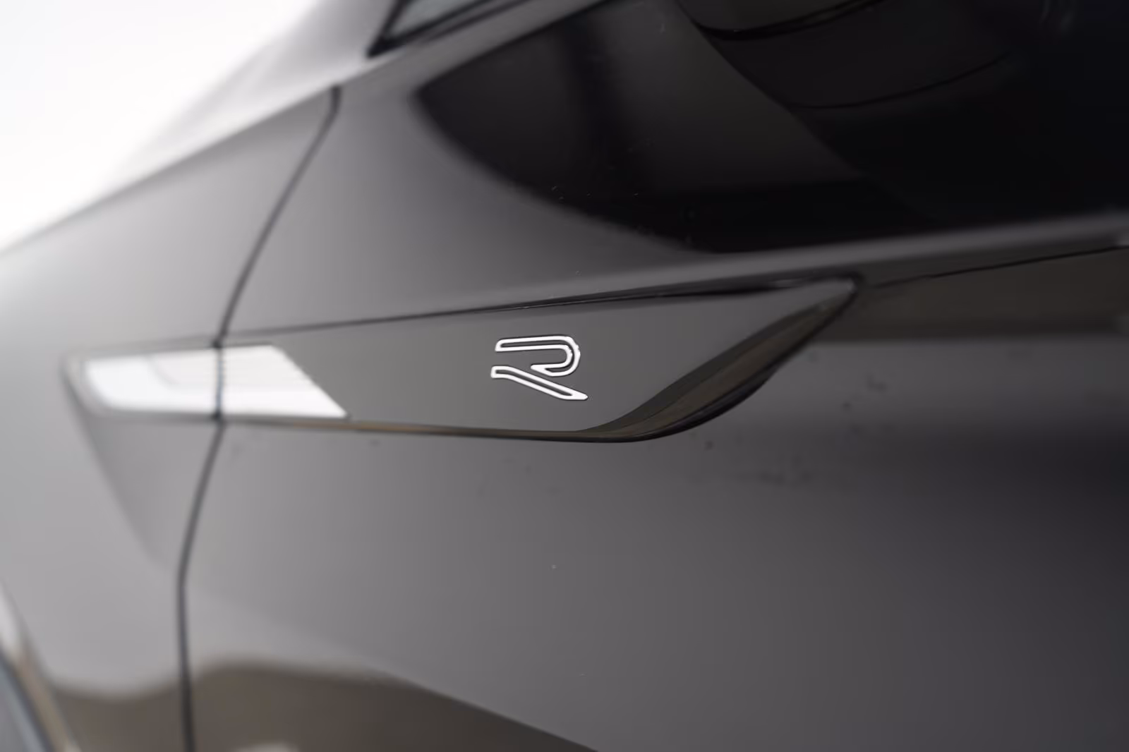 (B-134) Volkswagen Tiguan Allspace 2.0 TDI 4Motion DSG R line Navi/ - Image 20