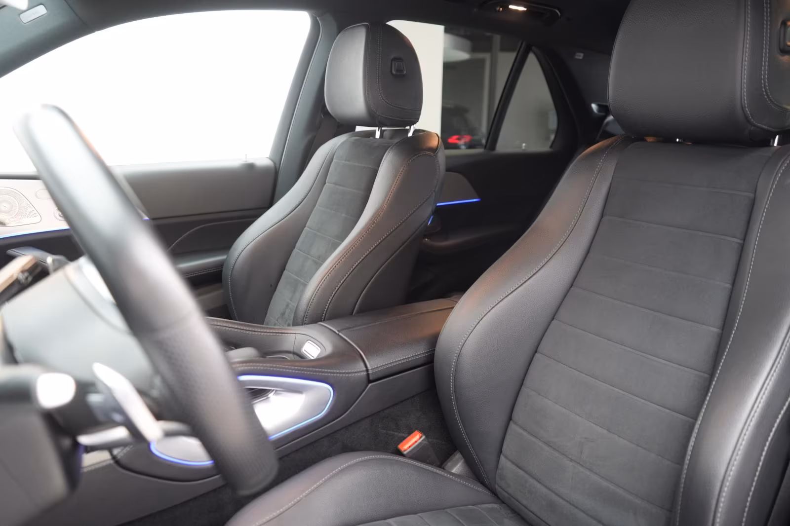 (B-563) Mercedes-Benz(Hybrid) GLE 350 e 4Matic 9G-Tronic AMG Line AHK/Burm - Image 7