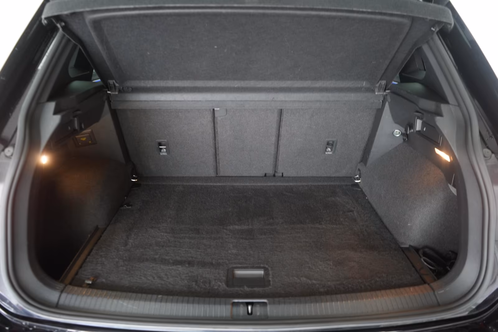 (B-722) Volkswagen Tiguan 2.0 TDI 4Motion R line ACC/Kamera/H&K/Pan - Image 26