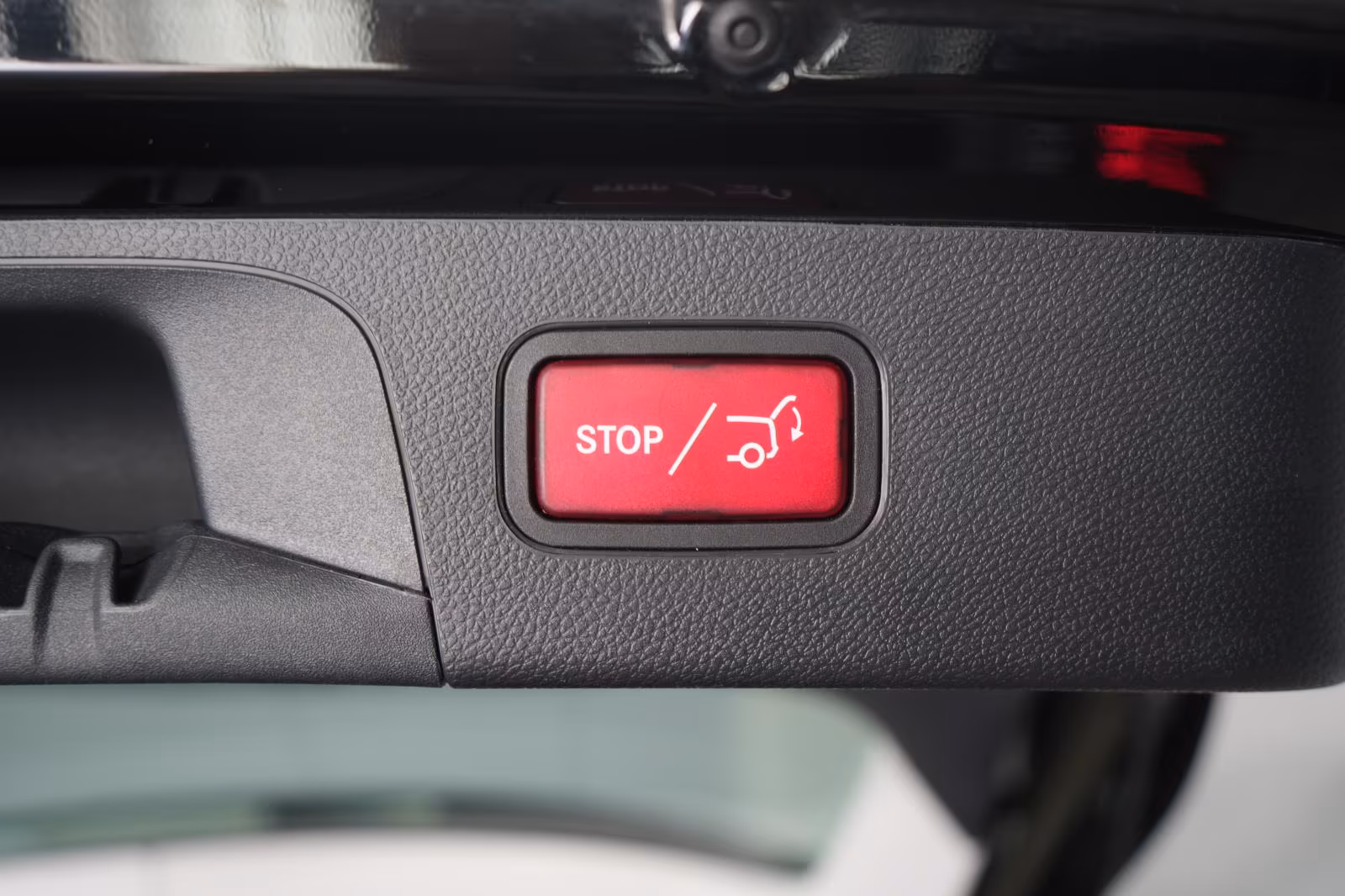 (B-376) Mercedes-Benz(Hybrid) GLC 300 e 4Matic 9G-Tronic Temp/Kamera/AHK/ - Image 26